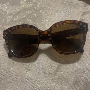Celine Sunglasses CL401671 is the model number